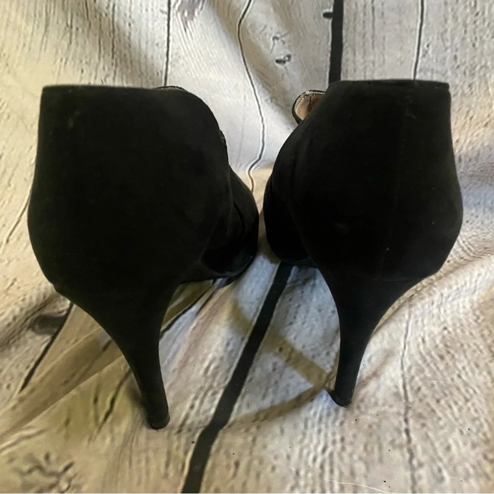 Merrell Women’s Black Suede Zip Up Ankle 4” Heel Booties Size 11‎